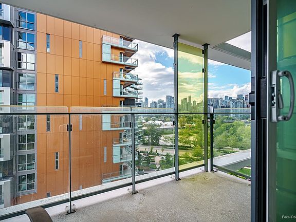 3rd image of 1788 Columbia St #1008