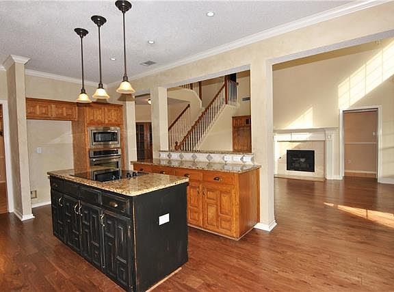 5th image of 1514 Creekview Dr