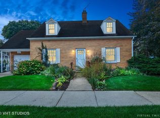 621 N Prairie Ave, Mundelein, IL 60060