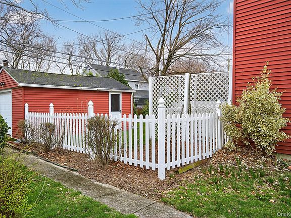 5th image of 306 Curtis Avenue