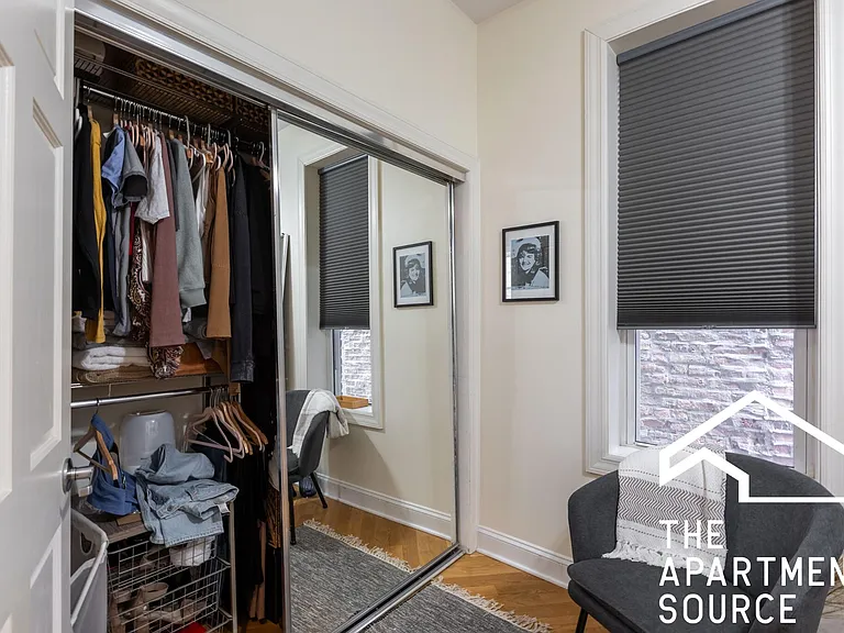 1937 N Winchester Ave #2 — Photo 5