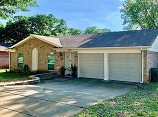 2702 Hilldale Blvd, Arlington, TX 76016