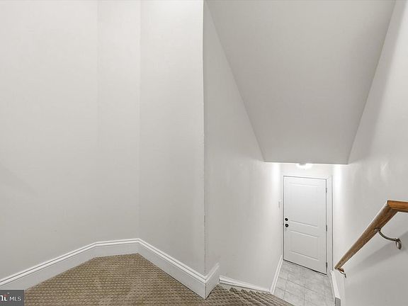5th image of 304-B Mill Pond Rd