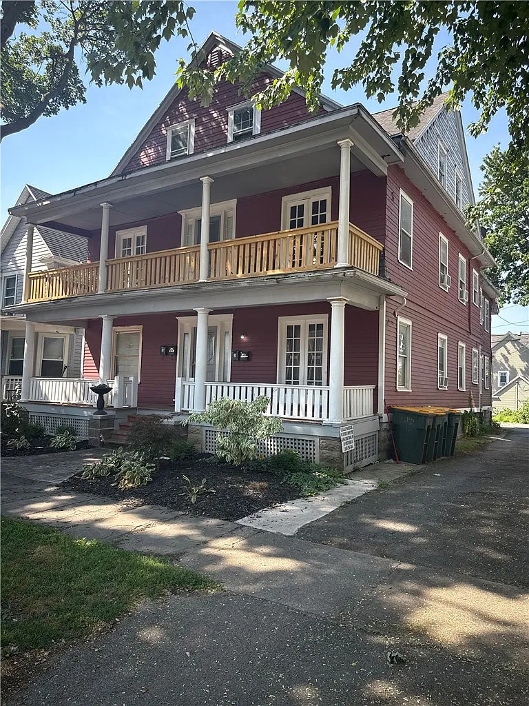2 bed, 1.0 bath, 5515 sqft, $1,750 — Photo 1