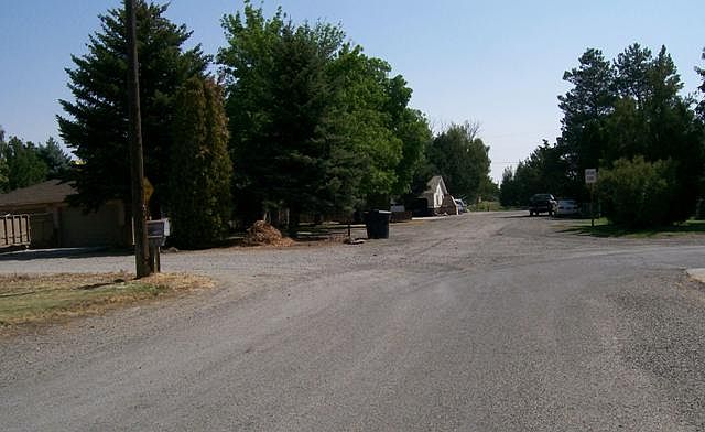 2nd image of 719 8th Ave E