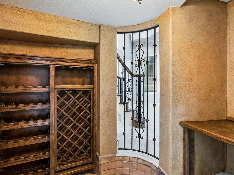 2101 Miracle Point Dr — Photo 42