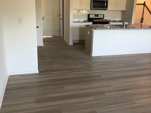 Living Room(all hardwood)