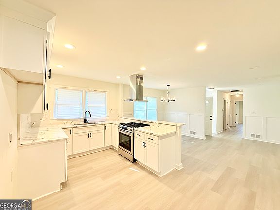 3rd image of 3994 E Hilda Cir