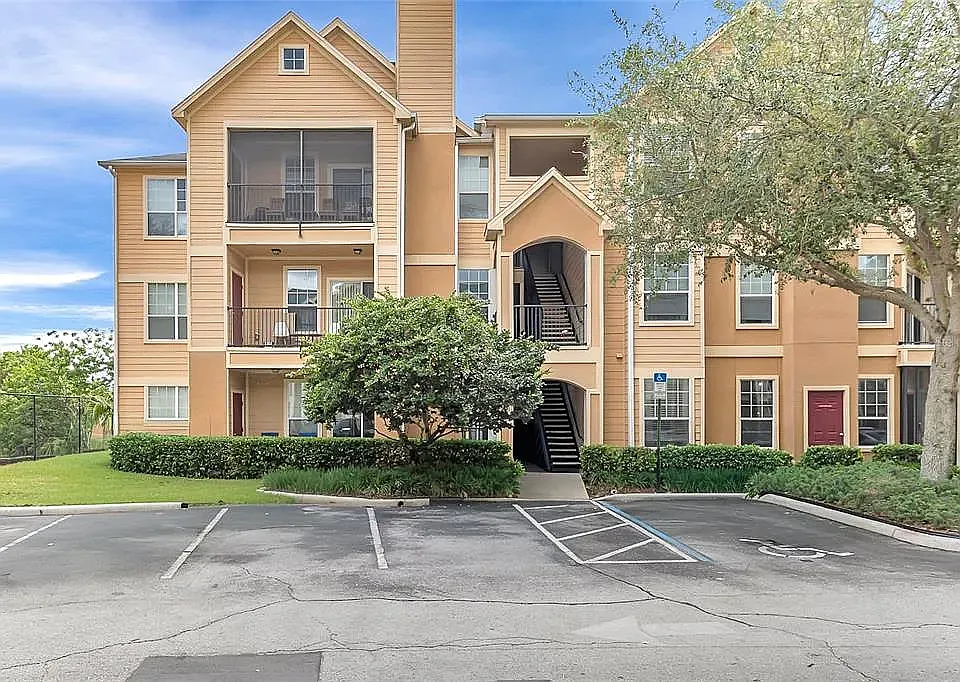 2 bed, 1109 sqft, $1,700 — Photo 1