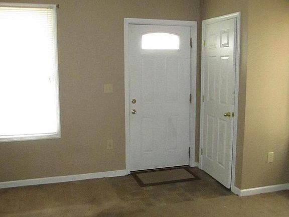 2nd image of 824 Pope Ave