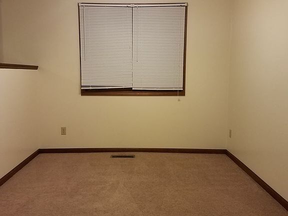 5th image of 209 Tanglewood Dr APT A