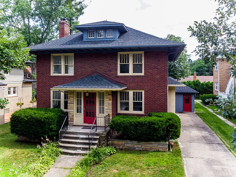 815 W 4th St — Photo 1