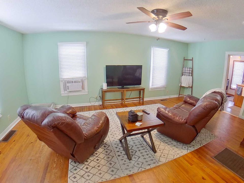 1st image of 408 Laramie St #1
