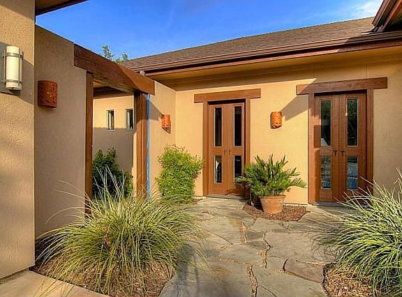 3rd image of 2375 Lakeview Dr
