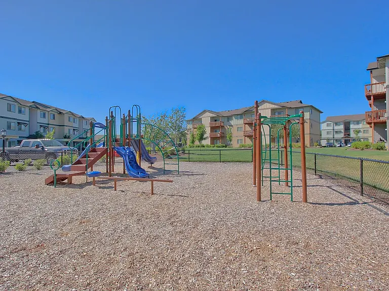 The Reserve at Hawk's Ridge — Photo 14