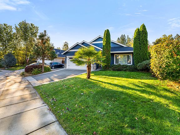3rd image of 2225 Esther Ln