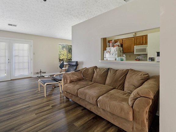 5th image of 3416 Featheridge Dr