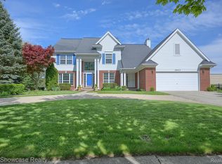 2927 Greenbrooke Ln, West Bloomfield, MI