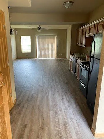 2 bed, 2.5 bath, 1600 sqft, $1,595 — Photo 2