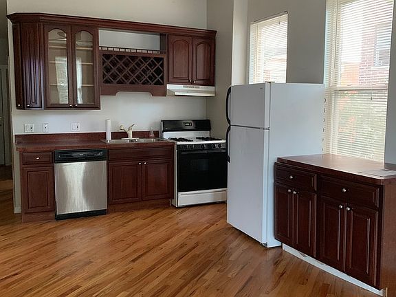 5th image of 2148 W Erie St #1