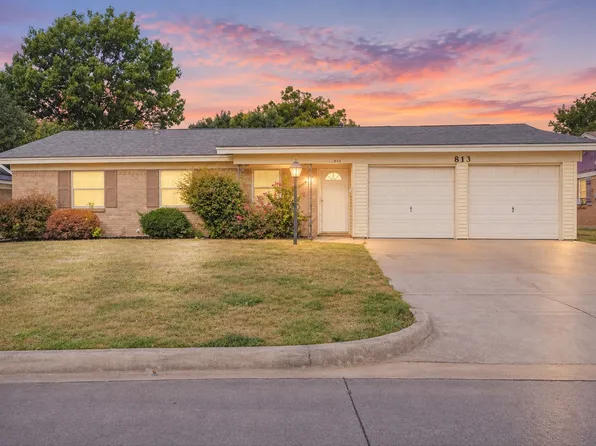 813 Jerry Ln, Bedford, TX 76022