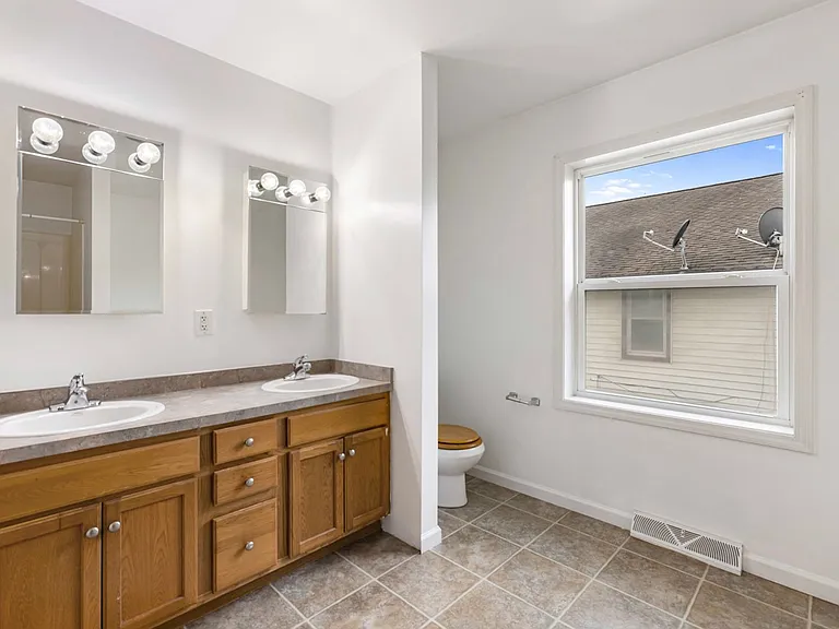 354 W Main St — Photo 12