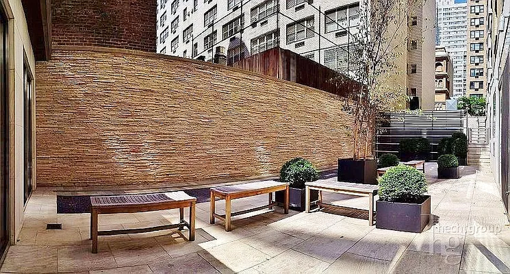Rented by Hecht Group | media 23