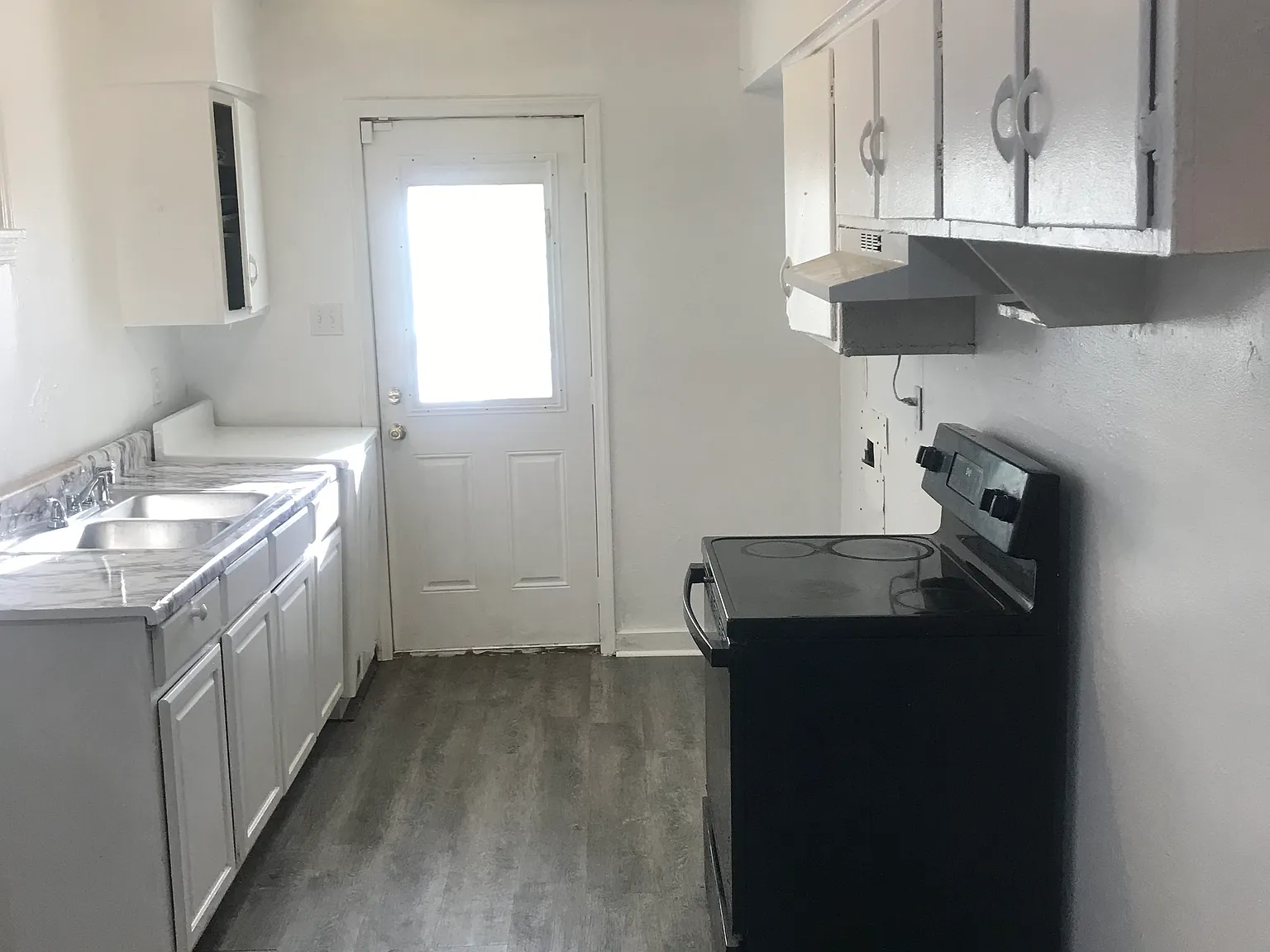 3 bed, 1300 sqft, $1,450 — Photo 2