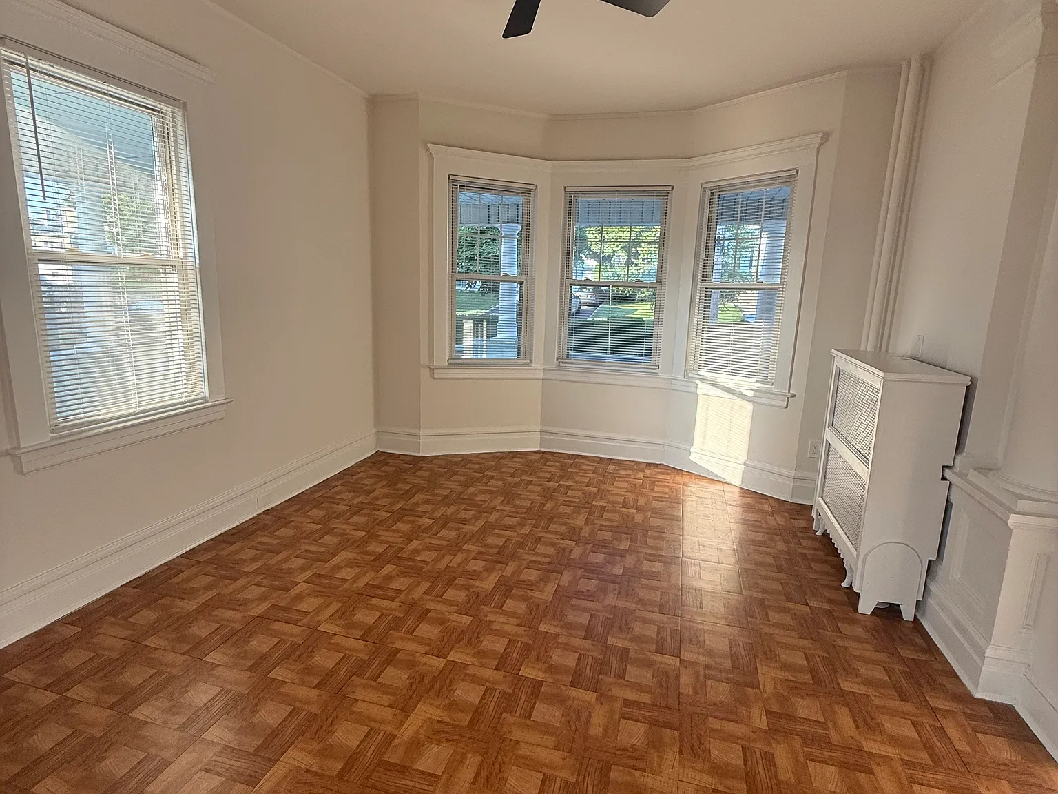 2 bed, 1345 sqft, $3,200 — Photo 2