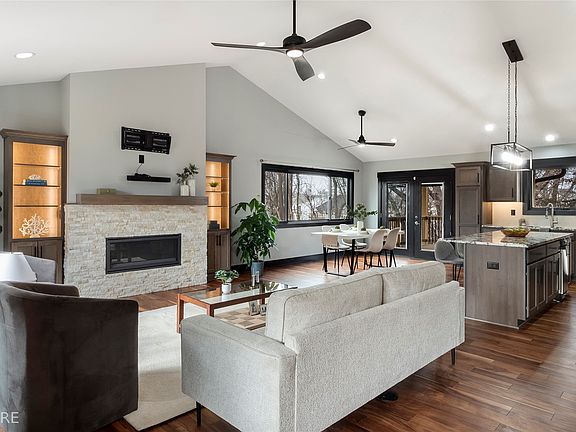 5th image of 505 6th St NE