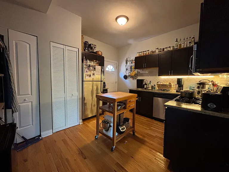 4701 N Malden St #3 — Photo 10