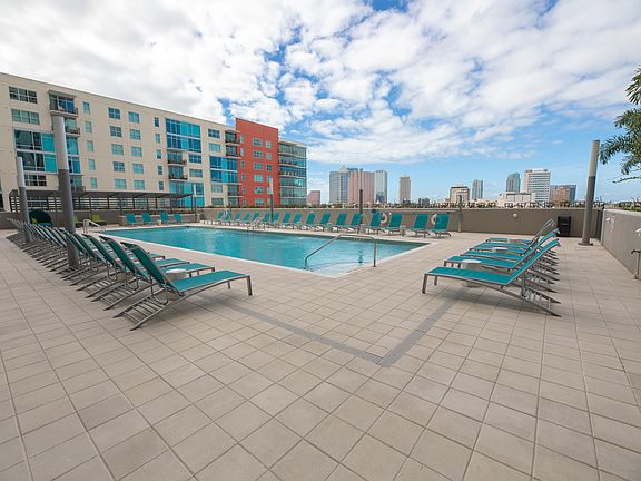 4th image of 1115 E Twiggs St #1103