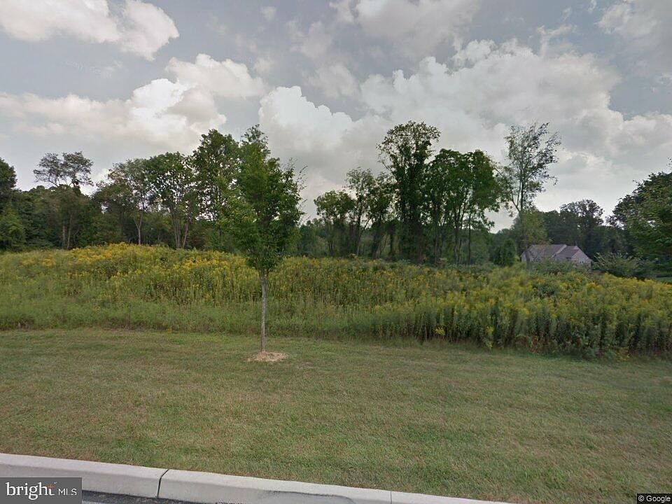 1st image of 995 Desantis Dr