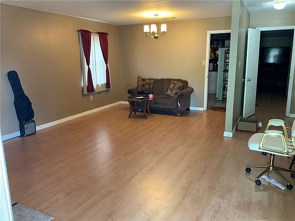 3rd image of 3004 Keithway Dr