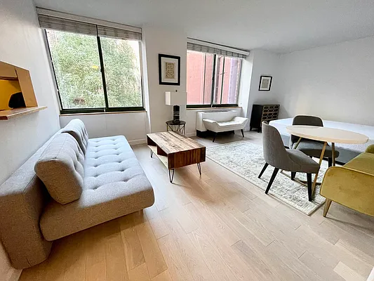 Rented by Tabak Real Estate | media 18