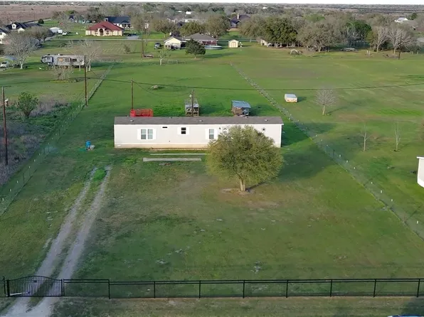 58 Tiffany Dr, Victoria, TX 77904