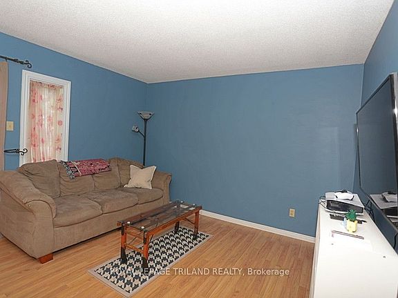 4th image of 131 Bonaventure Dr #2
