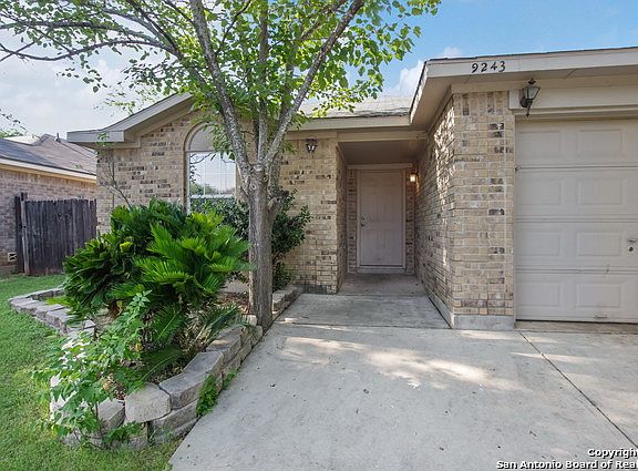 3rd image of 9243 Encino Vlg