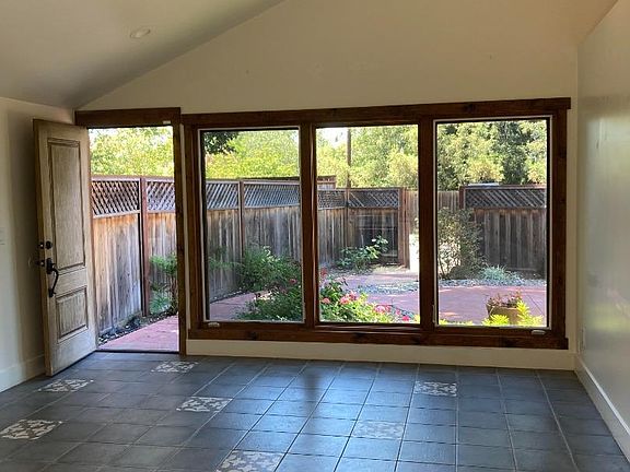 5th image of 16570 Garden Ln