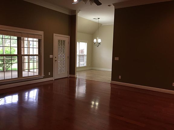 3rd image of 4571 Royale Dr