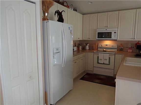 5th image of 514 NW Fetterbush Way