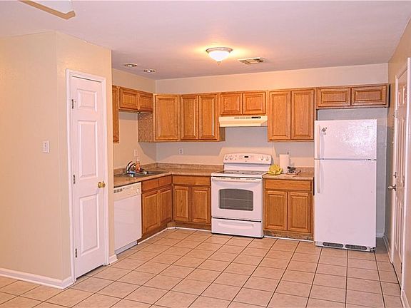 5th image of 8424-26 Valor Dr