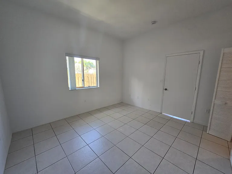 SW 87th Ct — Photo 1