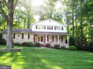 3974 Little John Dr, York, PA