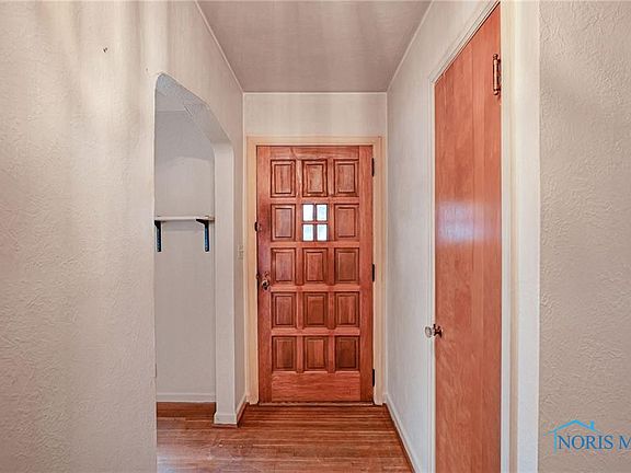 3rd image of 4526 S Detroit Ave