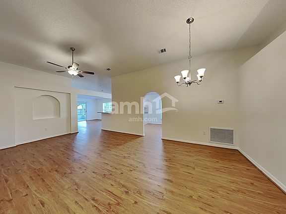 4th image of 16042 Lanesboro Ct