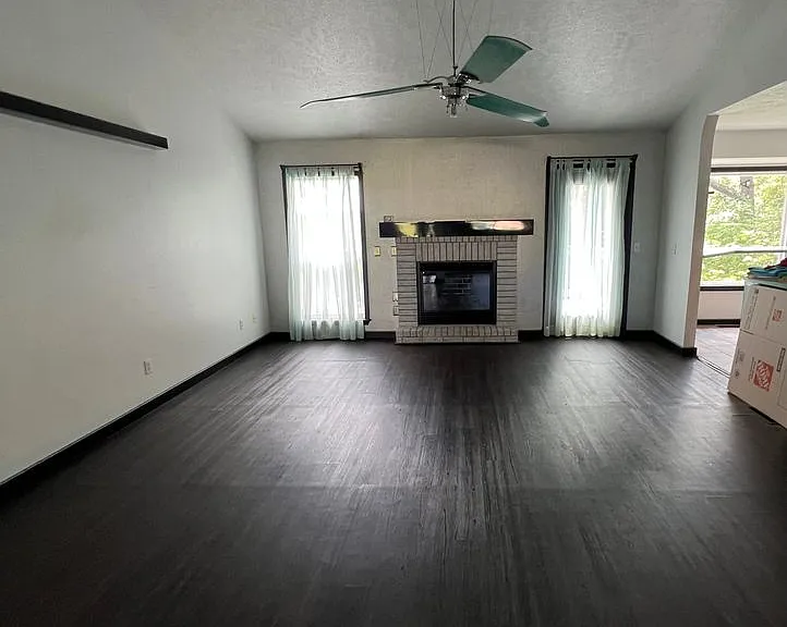 360 Tall Oaks Dr — Photo 8