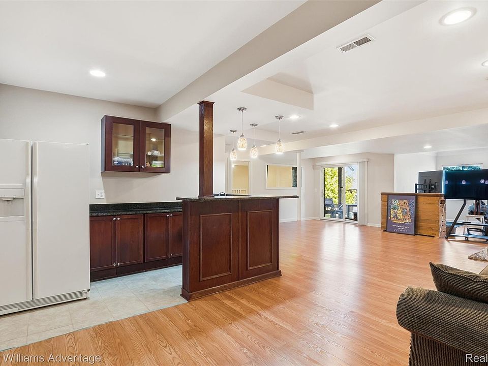 17012 Algonquin Dr, photo 27