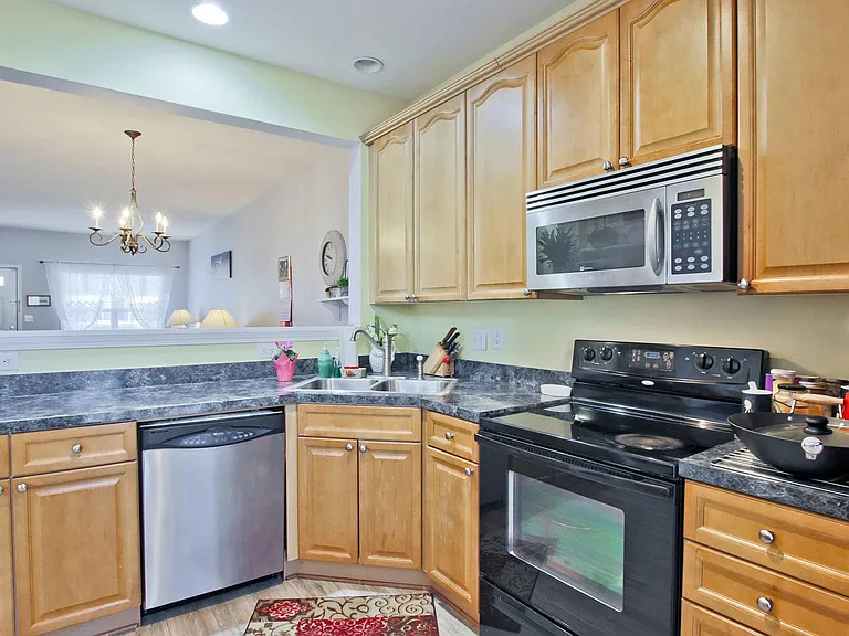 2384 Suwanee Pointe Dr — Photo 11