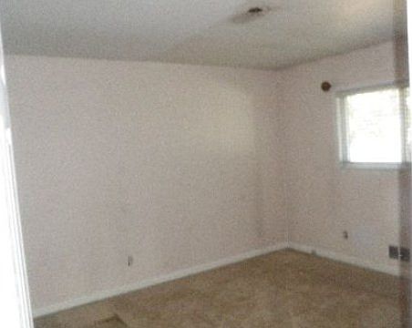 5th image of 6 Towne Ln